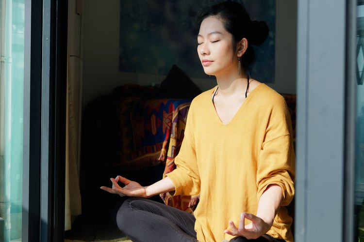 There's a right way to breathe during meditation | LEAFtv