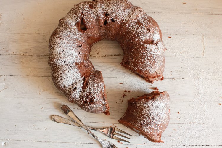 How To Bake In A Silicone Bundt Pan