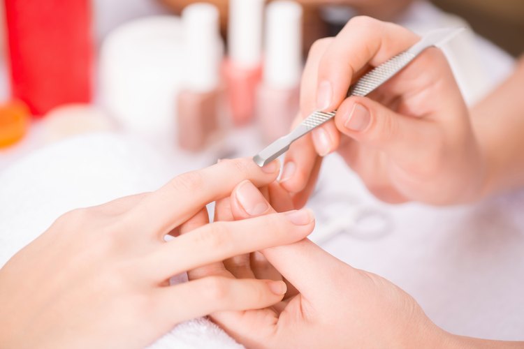 How to Use a Fingernail Cuticle Pusher for Manicuring LEAFtv