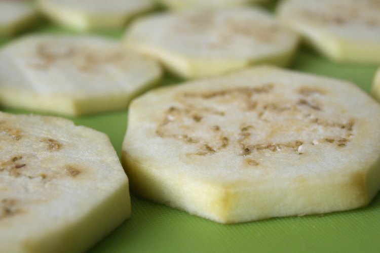 Soak Eggplant In Salt Water