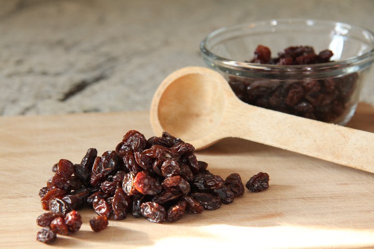How to Soften Raisins | LEAFtv