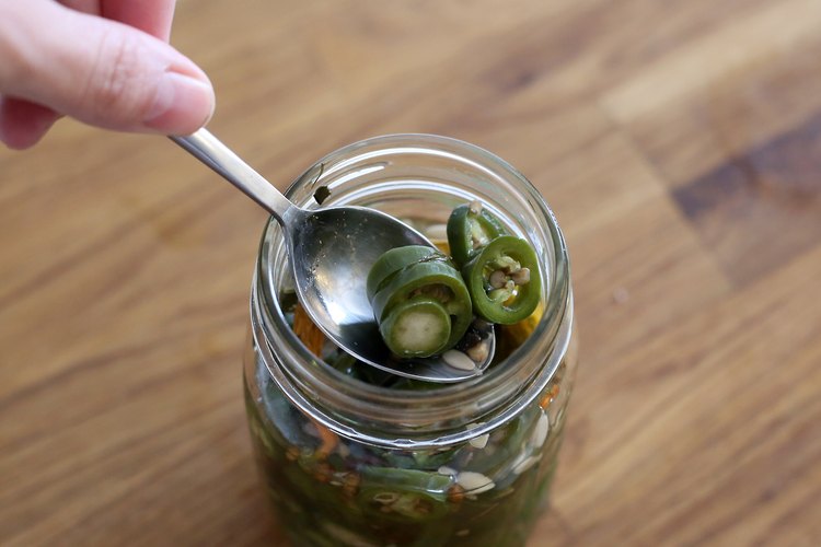 how-to-can-hot-peppers-in-vinegar-leaftv