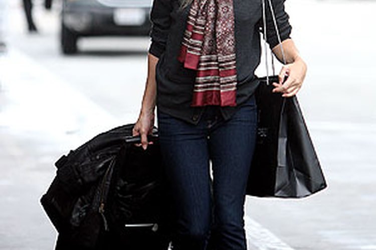 La actriz Chloe Sevigny vistiendo casual pero bien. Imagen corstesía de Vickers/Seligman/Splash News.