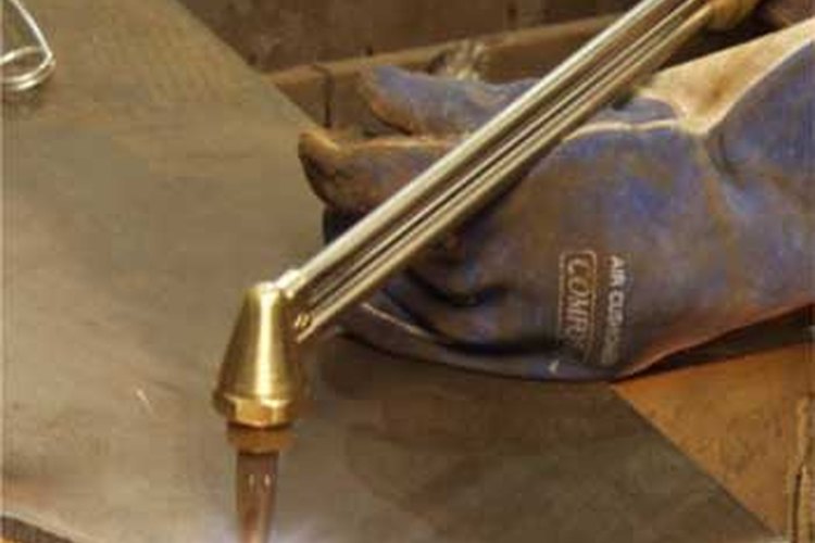 Los sopletes de corte son utilizados para varios propósitos industriales.