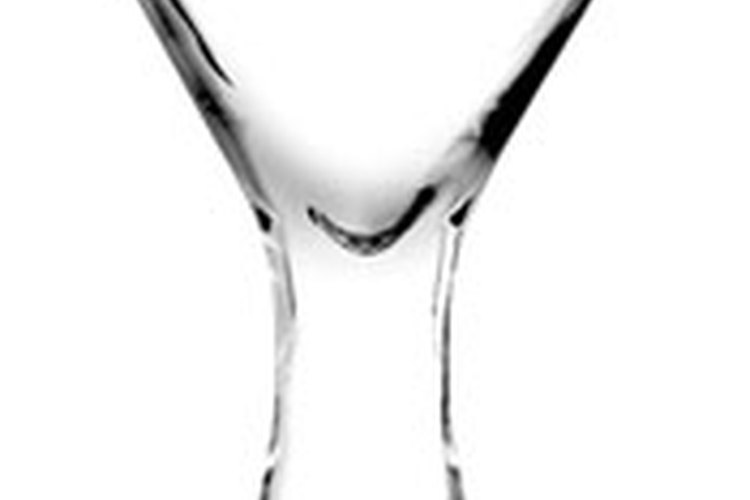 Sirve tus bebidas en copas grandes de coctel.