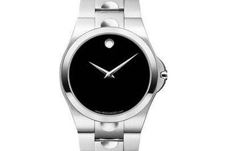 Un Movado real tiene también un logotipo impreso en su interior.