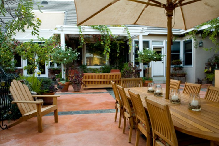 Muebles de madera de teca.