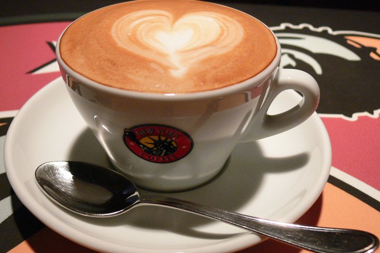 La proporción exacta entre el café y el agua es vital para el sabor perfecto.