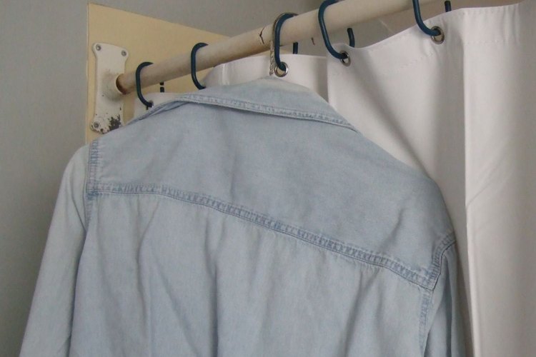 Se puede planchar ropa sin una plancha, siempre que tengas tiempo y paciencia.