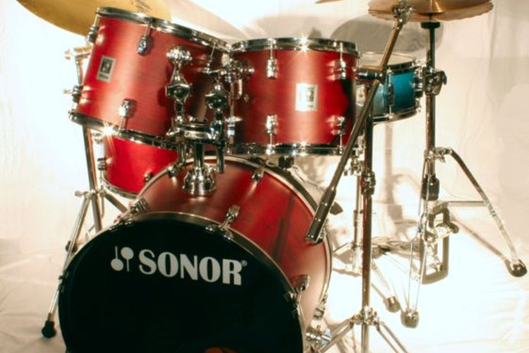 Con un básico conocimiento de acústicas y amortiguación de sonido, puedes minimizar o eliminar el sonido que escapa de tu habitación.