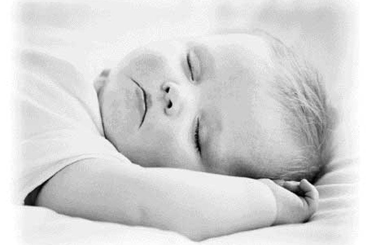 Es importante que no dejes dormir a tu bebé durante el momento en que tienes que alimentarlo.