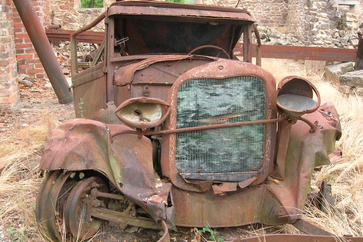 Un vehículo abandonado es un verdadero peligro.