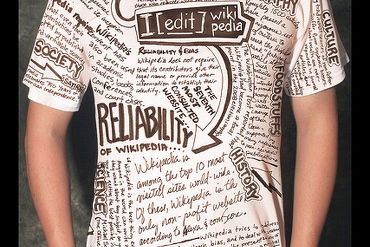 Encoge una camiseta grande.
