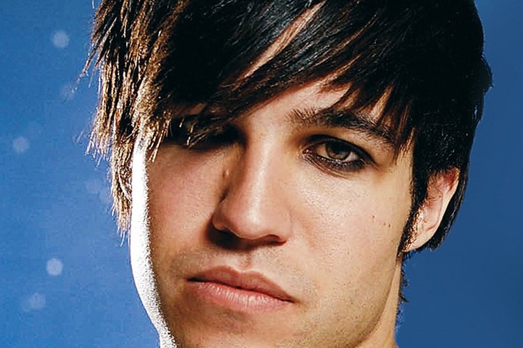 Peinado emo.