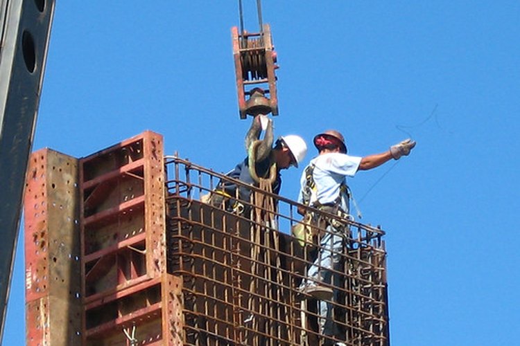 Hay gran cantidad de posiciones en una compañía constructora.