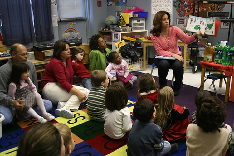 Las clases de paternidad ayudan a los padres a guiar, motivar y disciplinar a sus hijos.