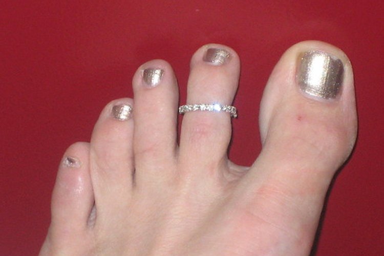 Anillos en los dedos de los pies.