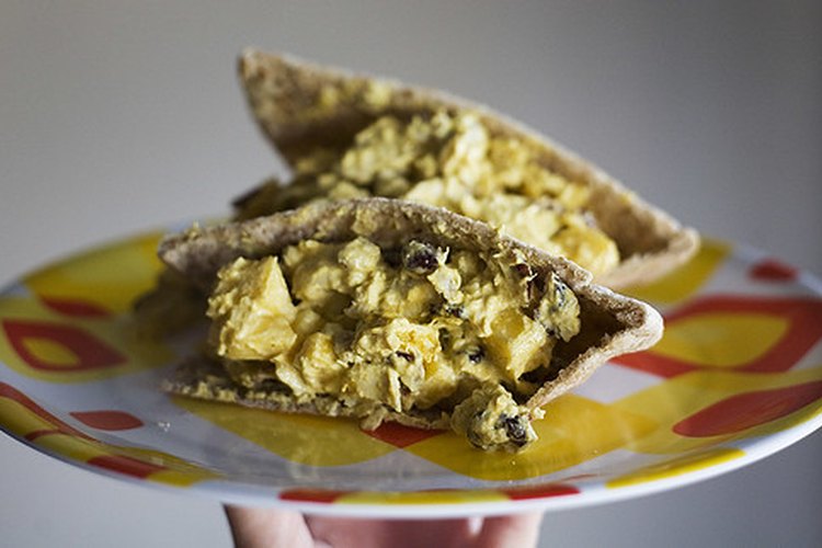Existe una gran variedad de recetas deliciosas bajas en proteínas, así como también rápidas y fáciles de hacer.