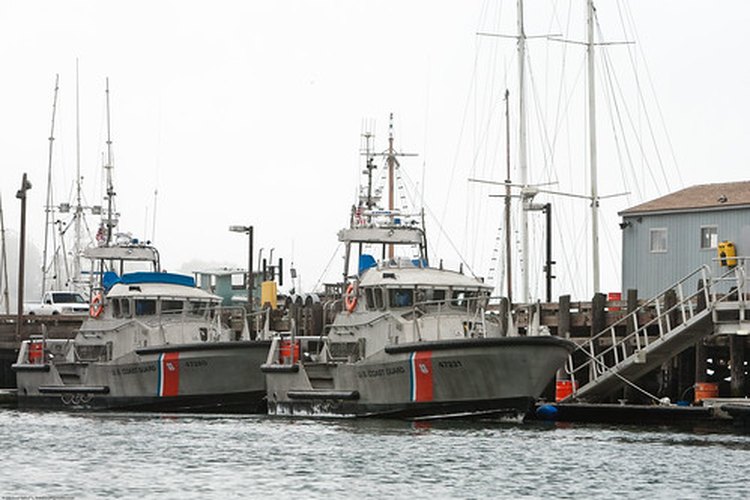 La Guardia Costera de los Estados Unidos tiene responsabilidad marítima sobre las costas de los EE.UU.