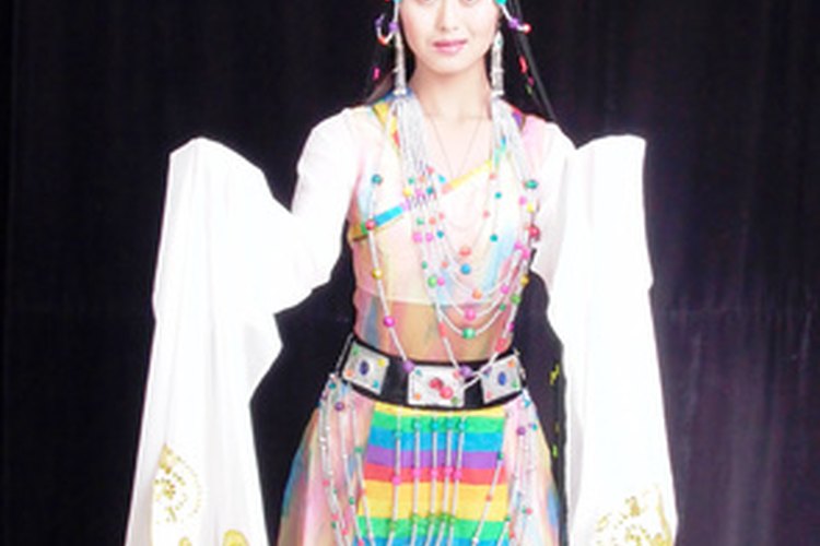 Las mangas extra largas y anchas eran un símbolo de elegancia en la antigua China.