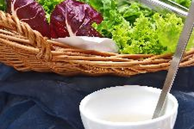 Aprende a hacer una vinagreta balsámica de calidad de restaurante.