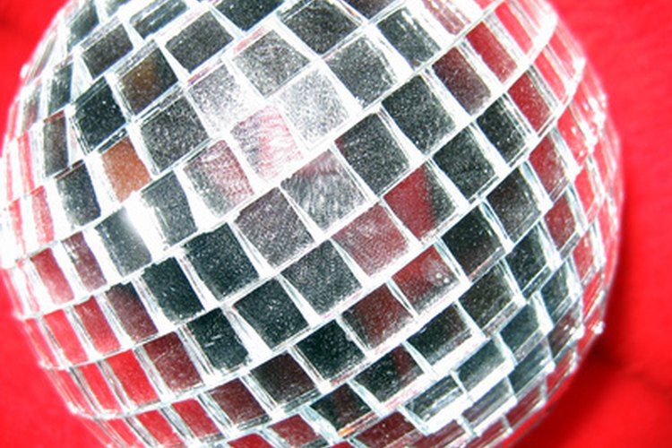 Vístete adecuadamente para ir a una disco.