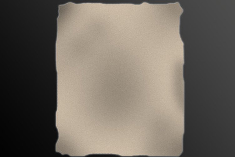 Coloca el objeto de papel junto al de plástico.