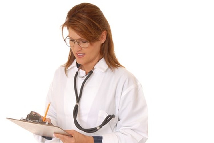 Las enfermeras de nefrología proporcionan atención a pacientes con insuficiencia renal.