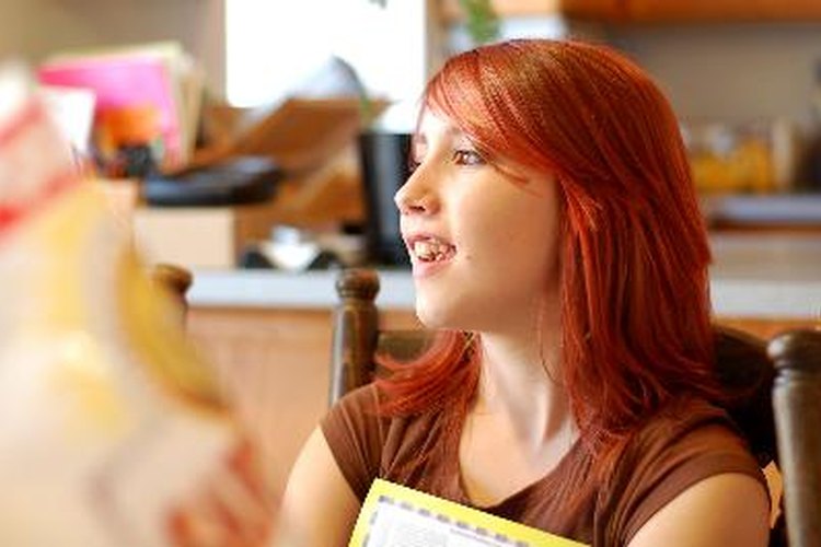 Entiende la mente de tu adolescente para poder obtener su atención.