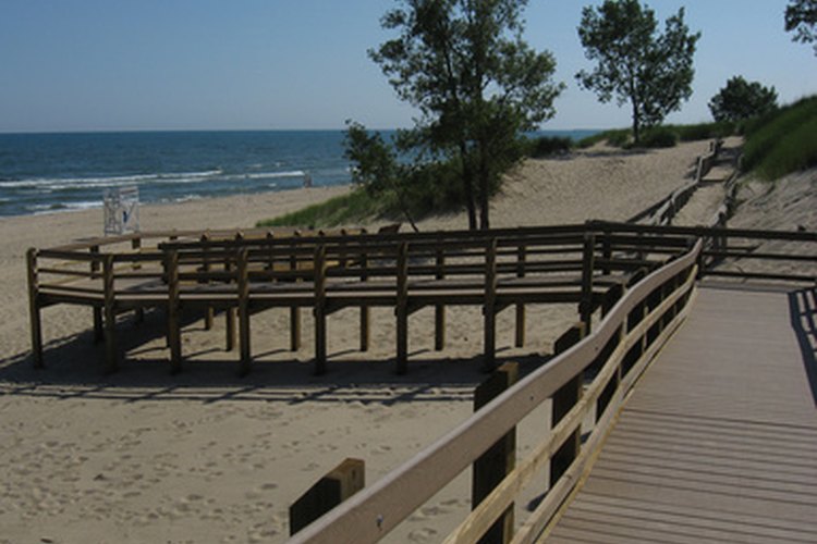 Con sus extensas playas de arena y dunas, el paseo del lago Michigan, en el noroeste de Indiana es un área popular para los turistas y campistas.