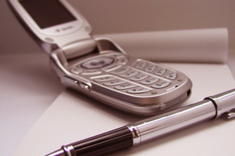 Un teléfono celular resulta ser una grabadora de voz muy útil durante una entrevista, después de haber informado a tu fuente.