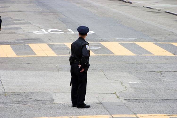 Hay cinco principales requisitos para convertirse en un policía de Chicago.