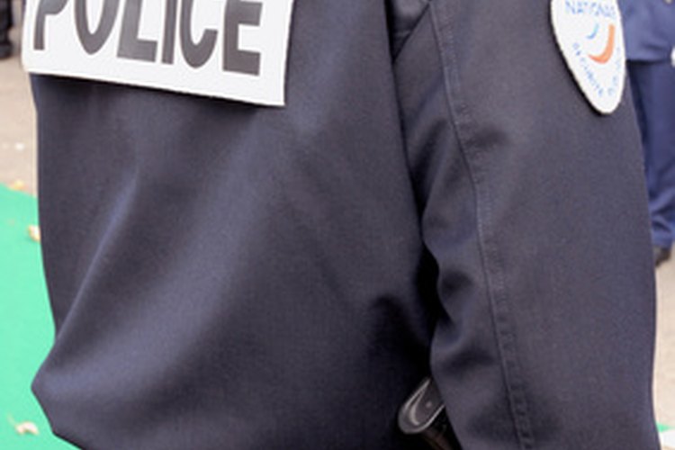 Los oficiales de policía a menudo utilizan órdenes de detención.