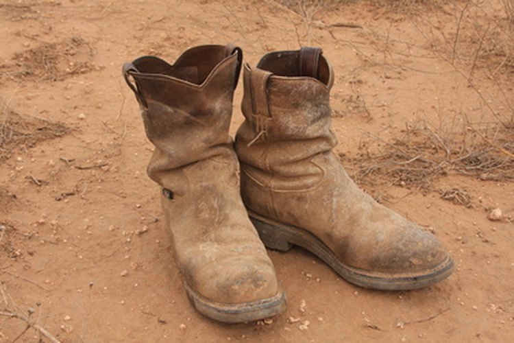Las botas de trabajo del Oeste son duraderas y de estilo simple.