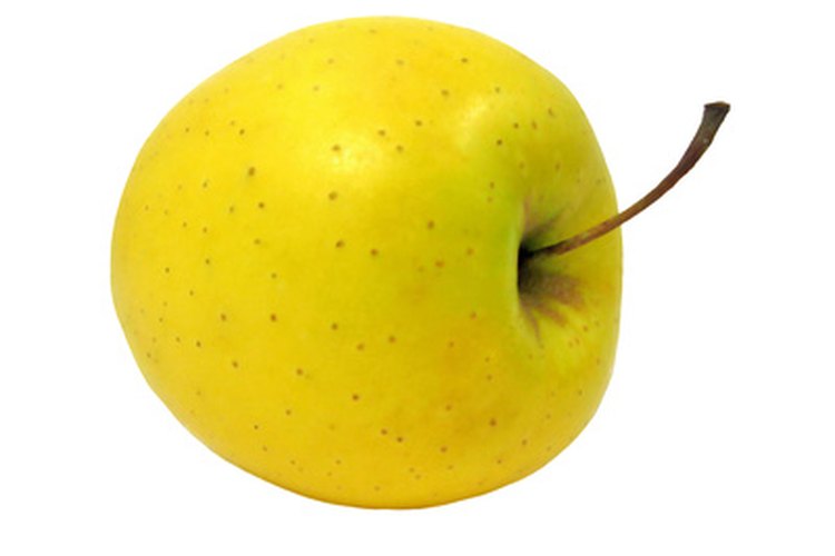 La manzana Golden Delicious es bien conocida por su dulzor y color amarillo brillante.
