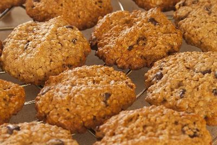 El puré de manzana sin azúcar es un sustituto nutritivo del aceite y el azúcar en las recetas de galletas.