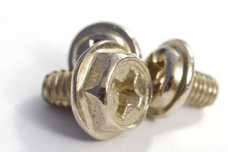Tornillos cromados.