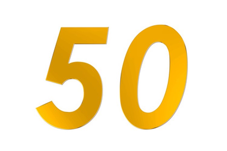 Celebra un cumpleaños número 50 con juegos divertidos.