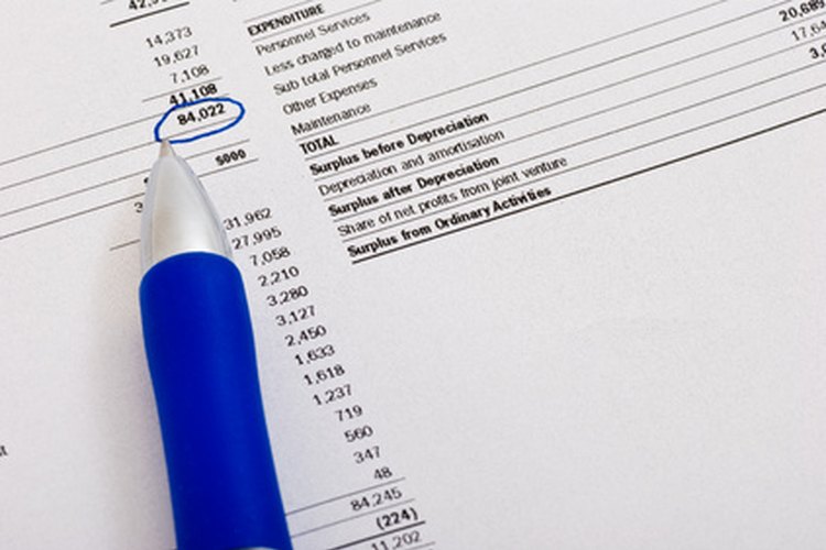 La revisión de la documentación subyacente es uno de varios procedimientos utilizados al realizar una auditoría.