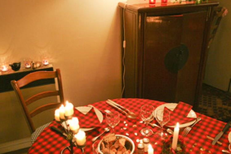 El romance y la sorpresa son claves para hacer que una cena o una excursión de aniversario sea especial.