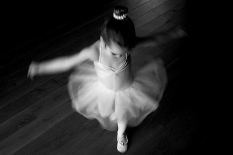 En América Central, la dama de honor puede bailar a lo largo del pasillo.