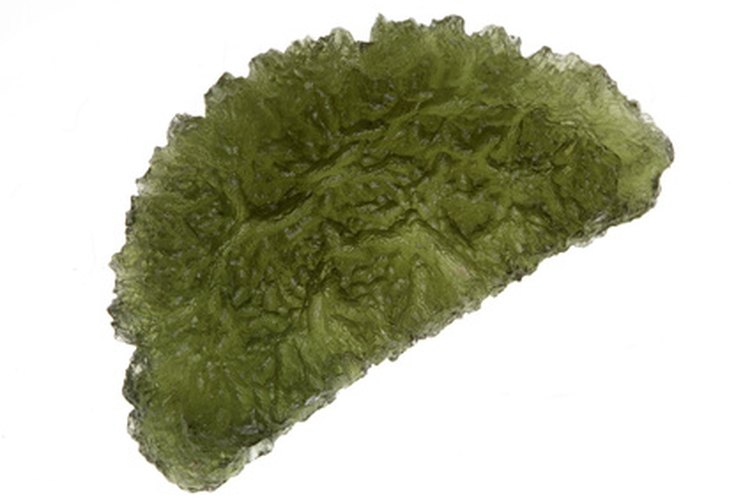 La moldavita se caracteriza por su color verde musgo.