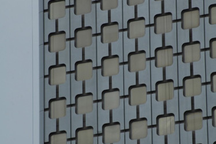 No todos los limpiadores de ventanas tienen que escalar edificios altos, pero muchos lo hacen.