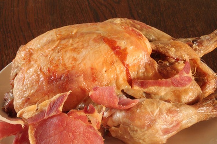 Descongela el pollo en el horno de microondas si estás apurado.