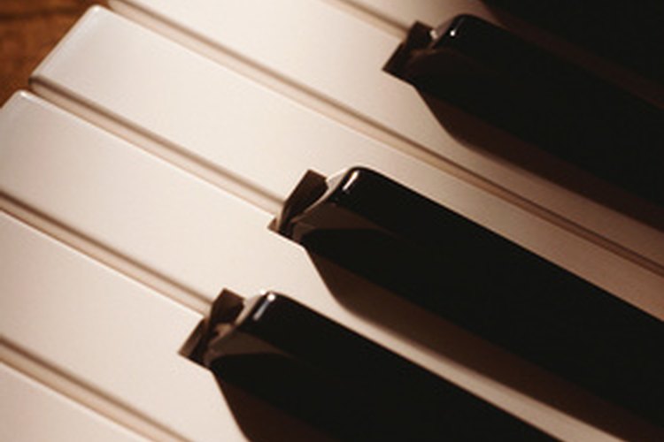 Existe una amplia variedad de carreras para aquellos que se especializan en la industria de la música.