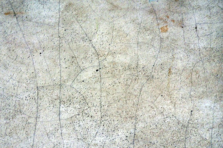 Arreglar un piso de concreto desnivelado.