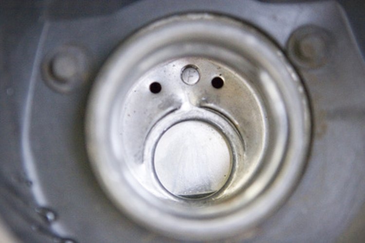 El alcohol en tu tanque de combustible puede ayudarte a eliminar agua del sistema.