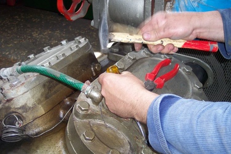 Los martillos demoledores permiten remover materiales de viejos edificios más rápida y fácilmente.