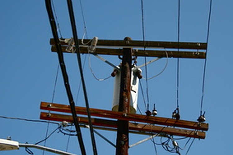 Los postes de teléfono mantienen al mundo conectado.