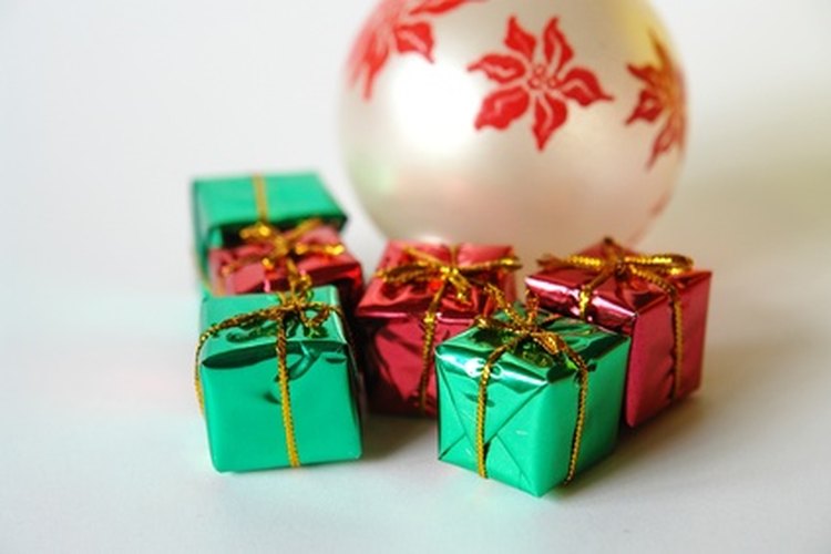 Los colores rojo y verde se utilizan extensamente en nuestras decoraciones navideñas.
